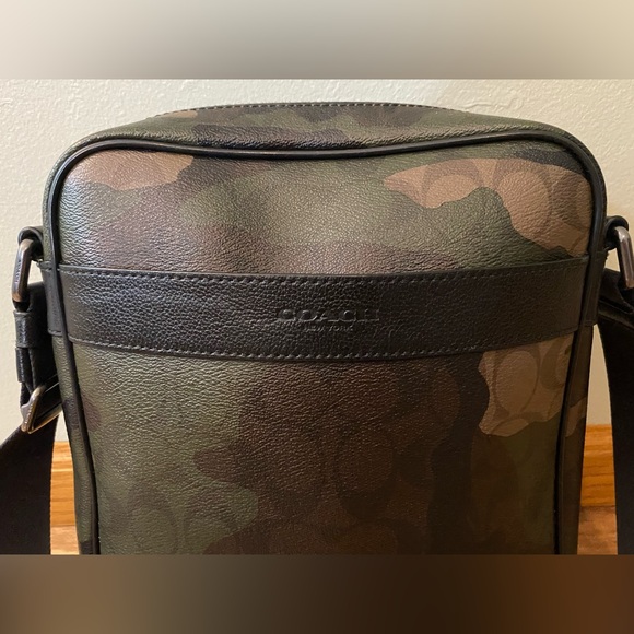 Vintage Leather Coach Camouflage Crossbody Bag - Picture 5 of 16